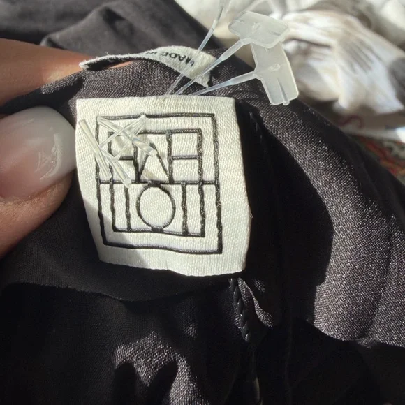 Toteme Armon pleated tiered maxi gown size small, nwt - Picture 6 of 9